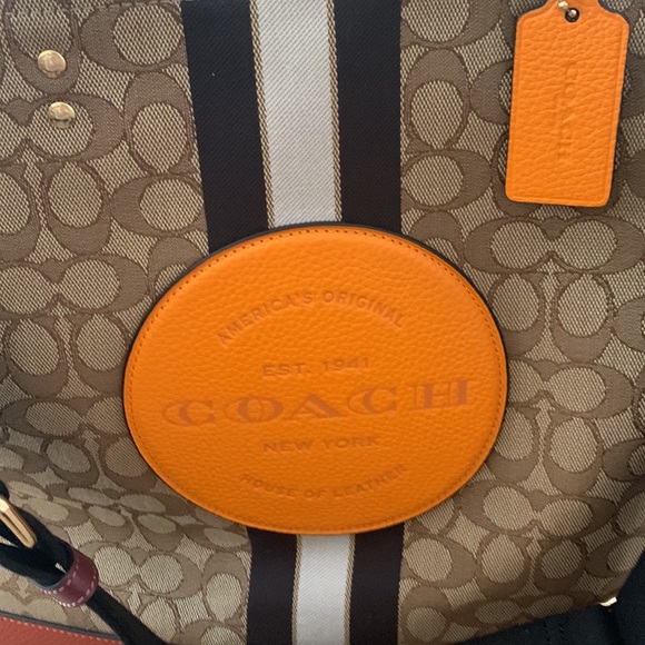 NWOT Coach Tote with Removable Strap - Picture 5 of 9